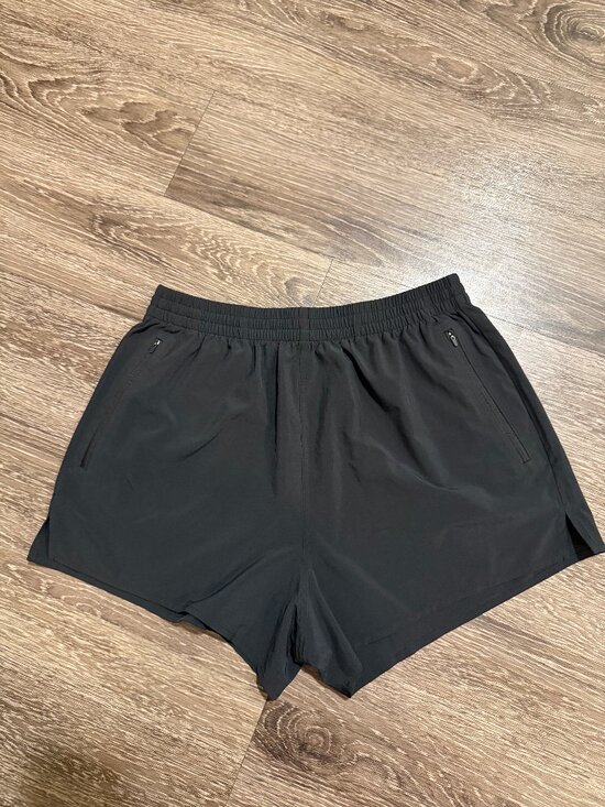 Outdoor Voices Pants - Outdoor Voices Zephyr 3" Short, Size Medium, Black